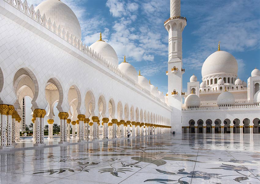 white mosque in Abu Dhabi with mosaic tiles, which you need to add to your bucket list places